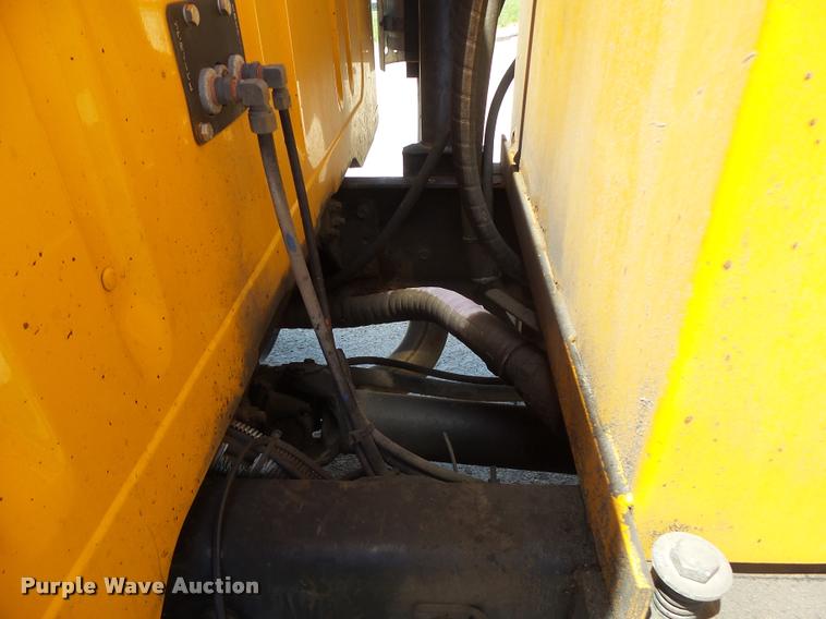 image for item DA3491 2002 International 4900 dump truck