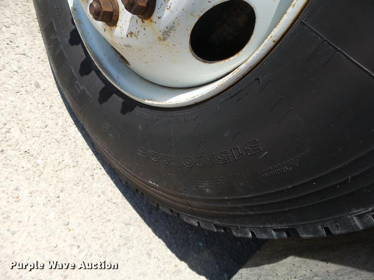 image for item DA3491 2002 International 4900 dump truck