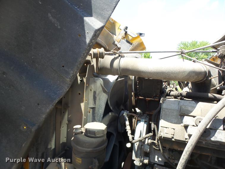 image for item DA3491 2002 International 4900 dump truck