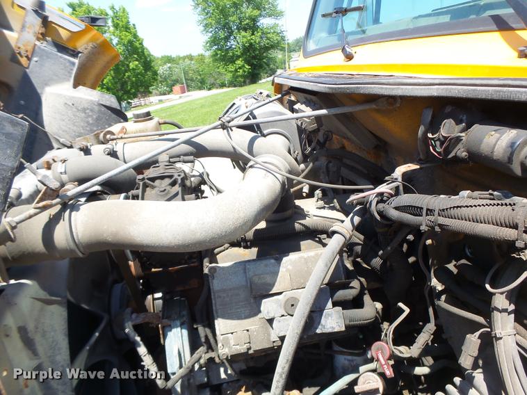 image for item DA3491 2002 International 4900 dump truck