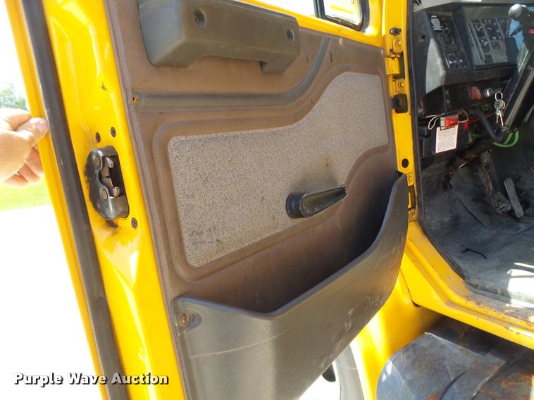 image for item DA3491 2002 International 4900 dump truck