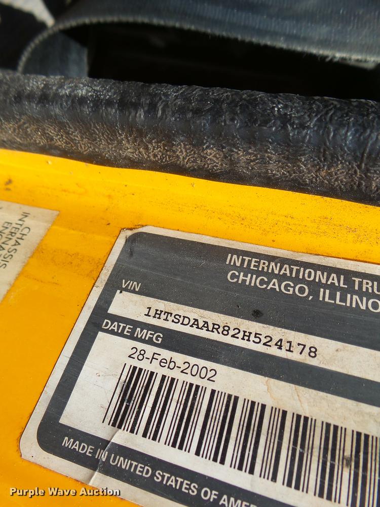 image for item DA3491 2002 International 4900 dump truck