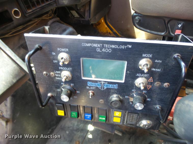 image for item DA3491 2002 International 4900 dump truck