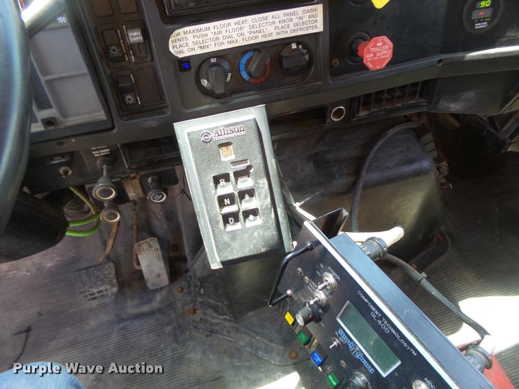 image for item DA3491 2002 International 4900 dump truck