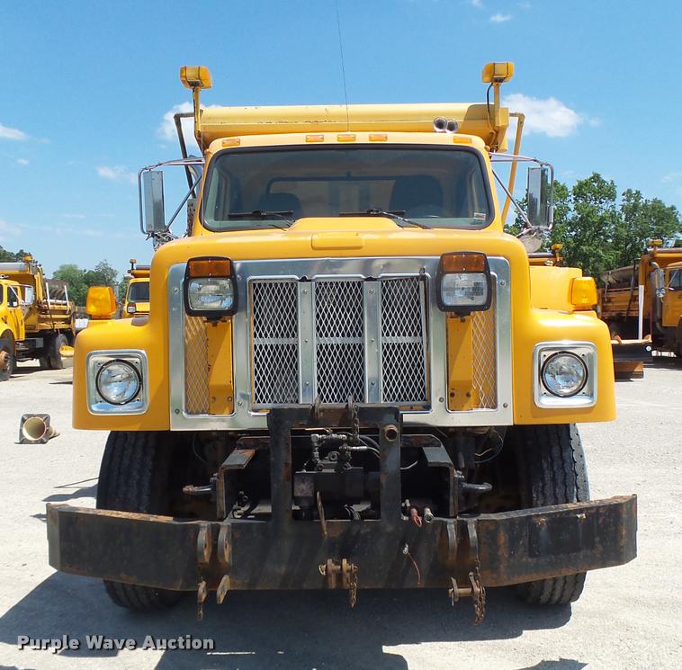 image for item DA3492 2002 International F2554 dump truck