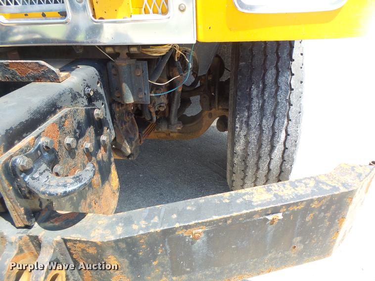 image for item DA3492 2002 International F2554 dump truck