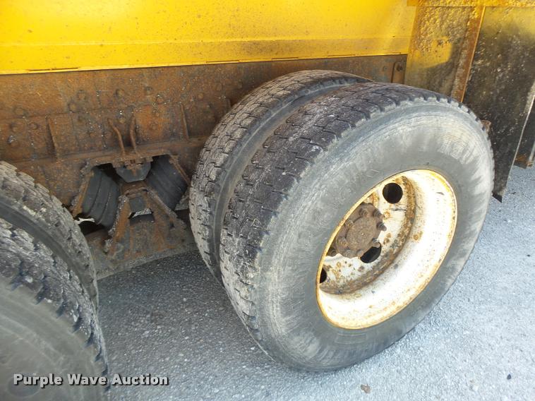 image for item DA3492 2002 International F2554 dump truck