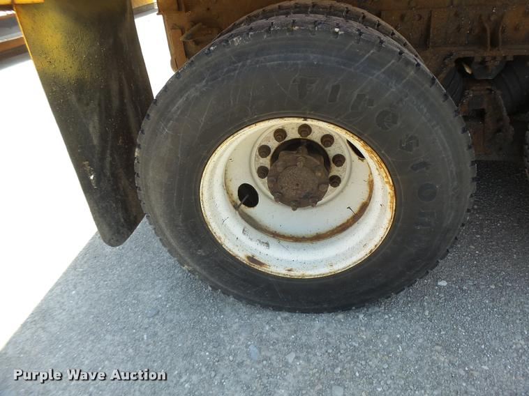 image for item DA3492 2002 International F2554 dump truck