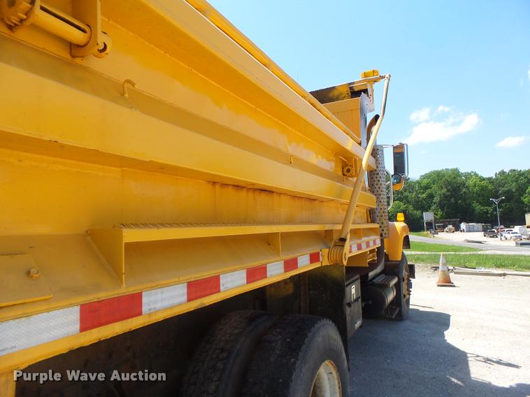 image for item DA3492 2002 International F2554 dump truck