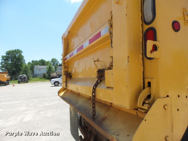 image for item DA3492 2002 International F2554 dump truck