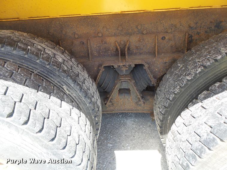 image for item DA3492 2002 International F2554 dump truck