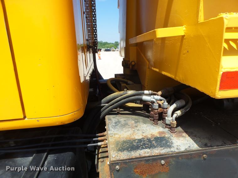 image for item DA3492 2002 International F2554 dump truck