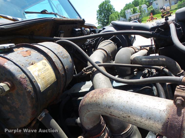 image for item DA3492 2002 International F2554 dump truck