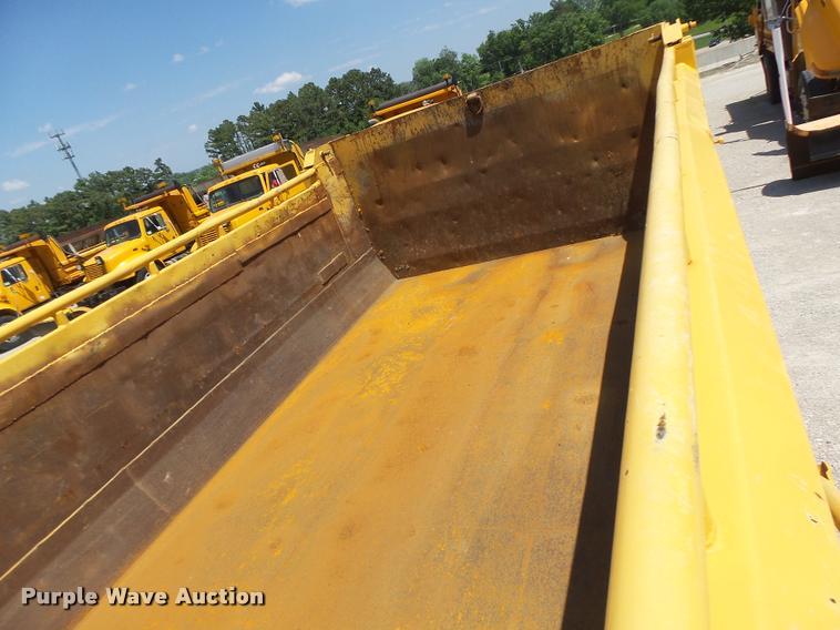 image for item DA3492 2002 International F2554 dump truck
