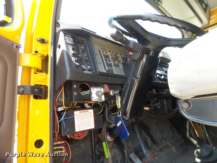 image for item DA3492 2002 International F2554 dump truck