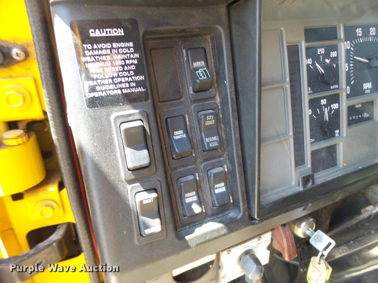 image for item DA3492 2002 International F2554 dump truck