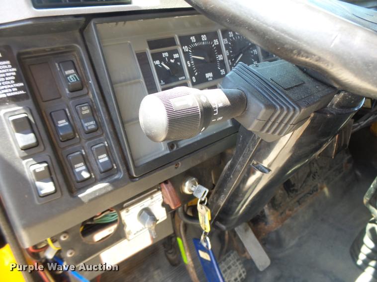 image for item DA3492 2002 International F2554 dump truck