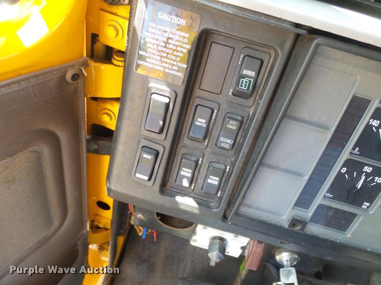 image for item DA3492 2002 International F2554 dump truck