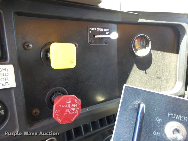 image for item DA3492 2002 International F2554 dump truck