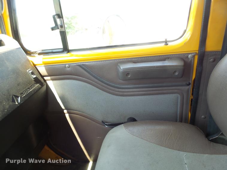 image for item DA3492 2002 International F2554 dump truck