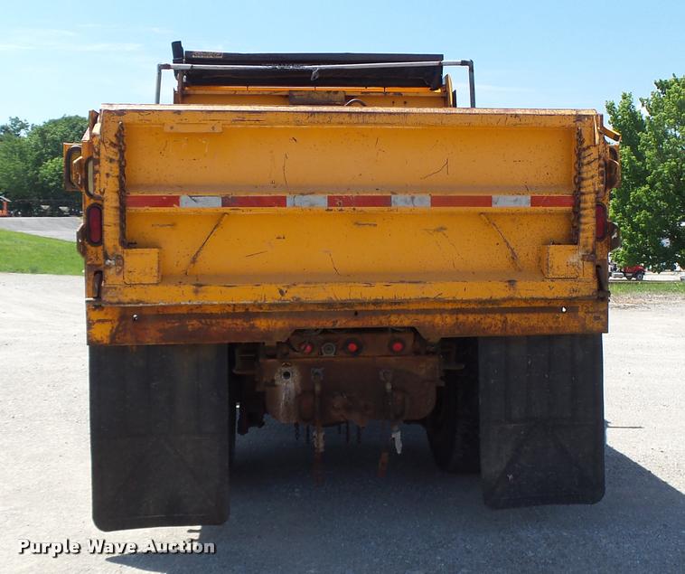 image for item DA3493 2002 International 4900 dump truck