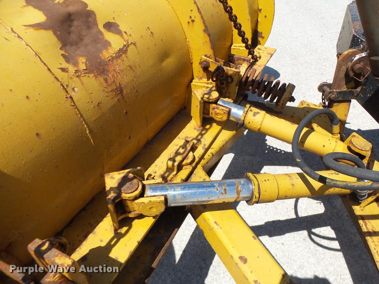 image for item DA3493 2002 International 4900 dump truck