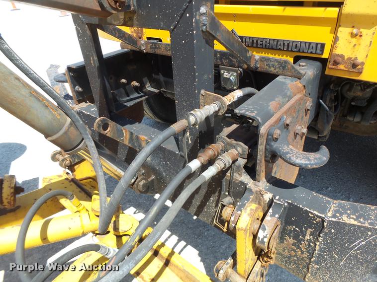 image for item DA3493 2002 International 4900 dump truck