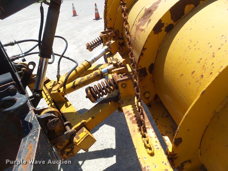 image for item DA3493 2002 International 4900 dump truck