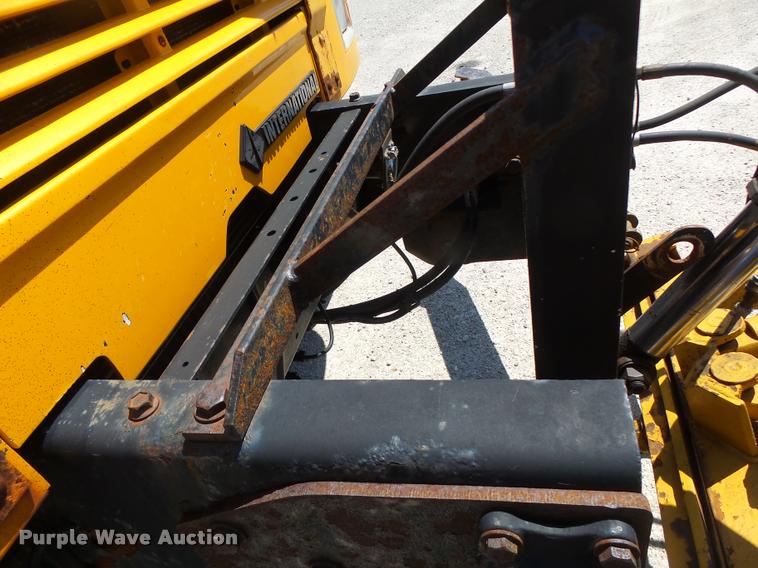 image for item DA3493 2002 International 4900 dump truck