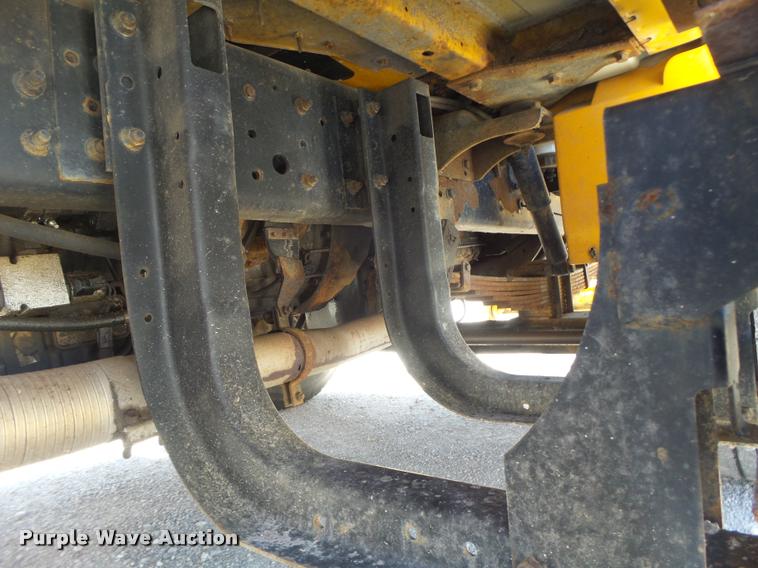 image for item DA3493 2002 International 4900 dump truck