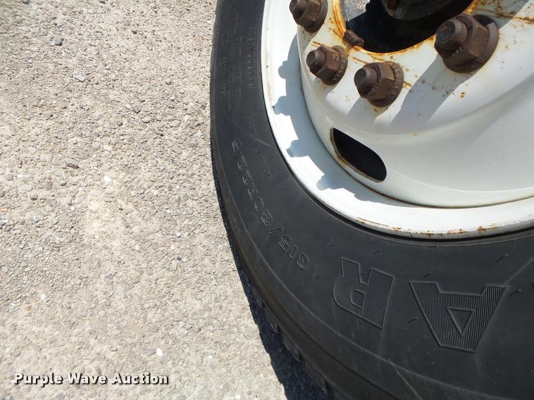 image for item DA3493 2002 International 4900 dump truck