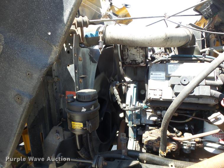 image for item DA3493 2002 International 4900 dump truck