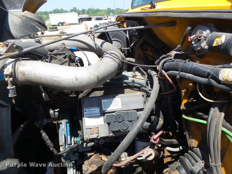 image for item DA3493 2002 International 4900 dump truck