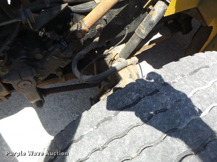 image for item DA3493 2002 International 4900 dump truck