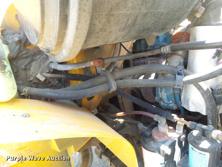 image for item DA3493 2002 International 4900 dump truck