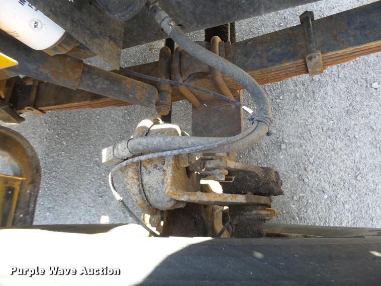 image for item DA3493 2002 International 4900 dump truck