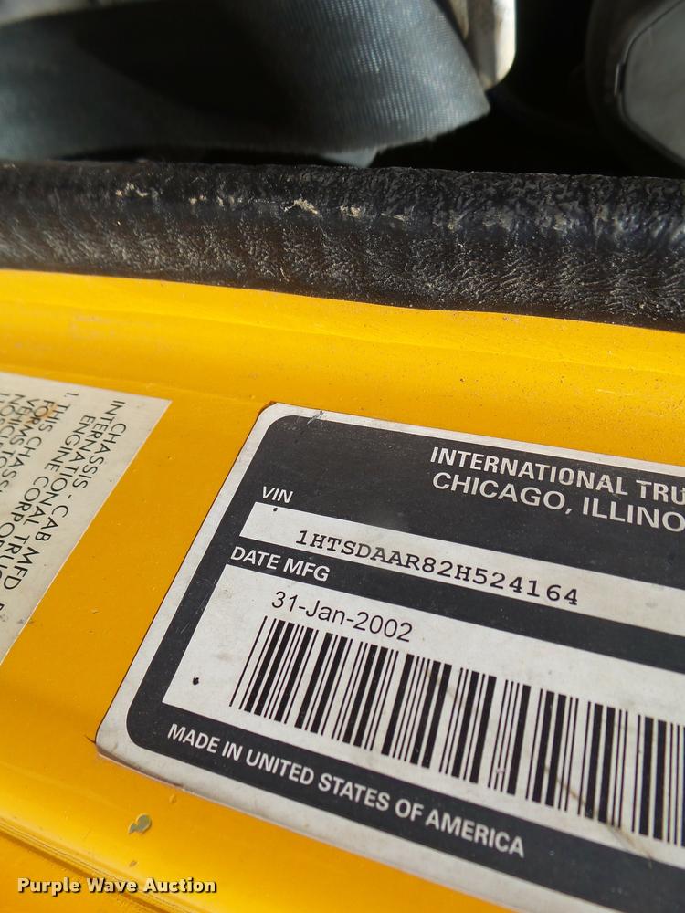 image for item DA3493 2002 International 4900 dump truck