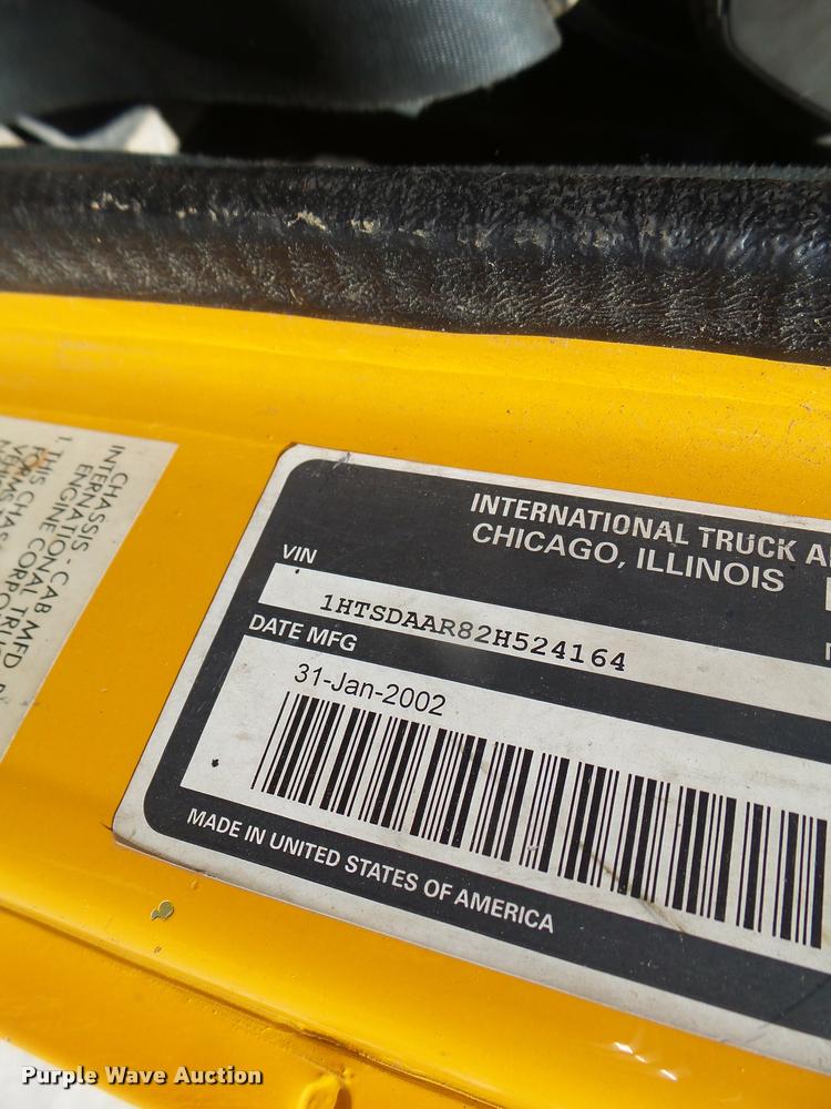 image for item DA3493 2002 International 4900 dump truck