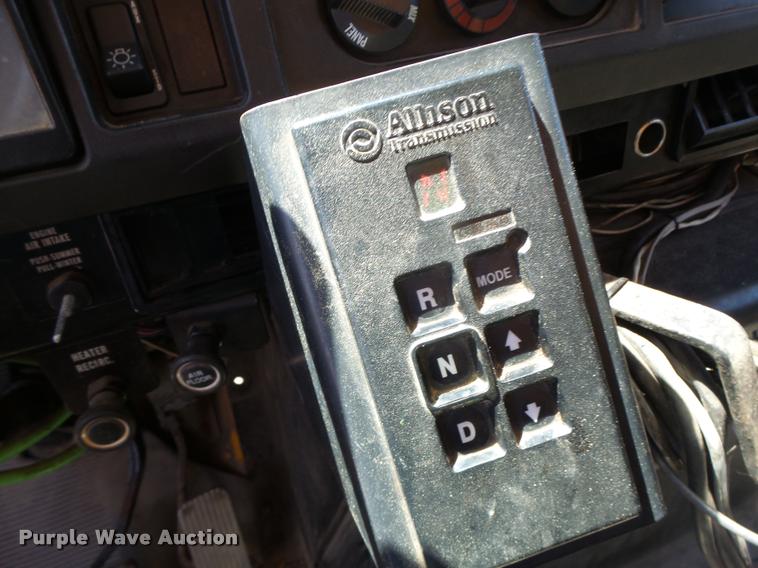 image for item DA3493 2002 International 4900 dump truck