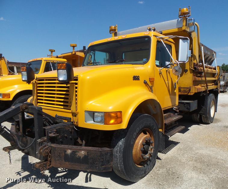 image for item DA3494 2000 International 4900 dump truck