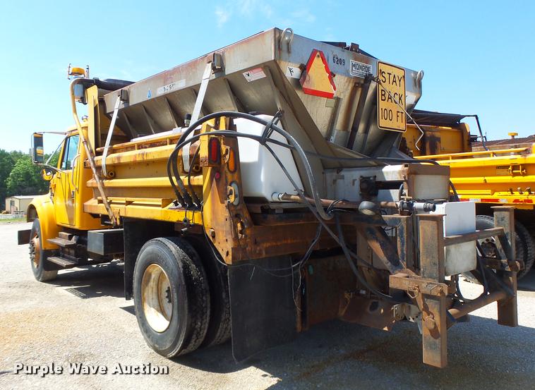 image for item DA3494 2000 International 4900 dump truck