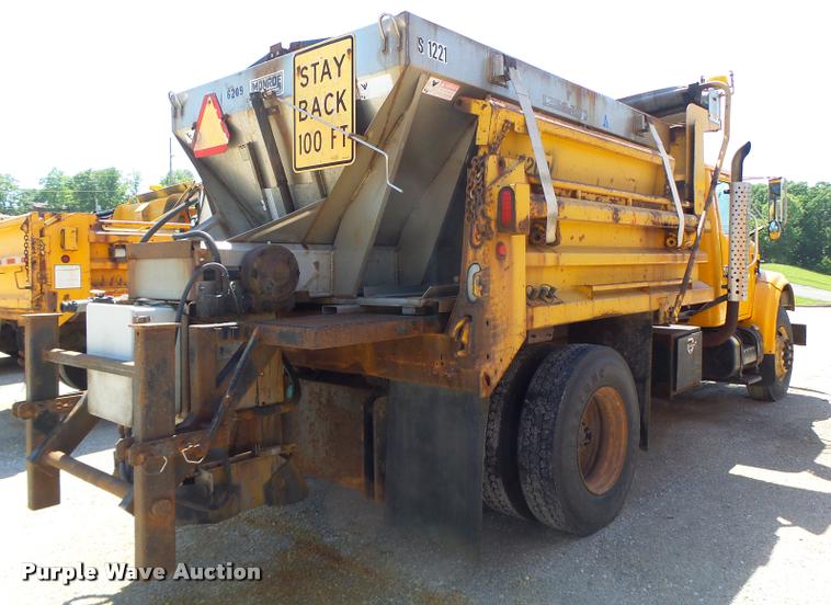 image for item DA3494 2000 International 4900 dump truck