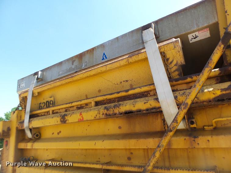 image for item DA3494 2000 International 4900 dump truck