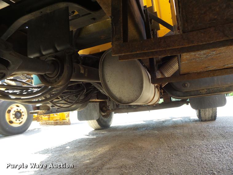 image for item DA3494 2000 International 4900 dump truck