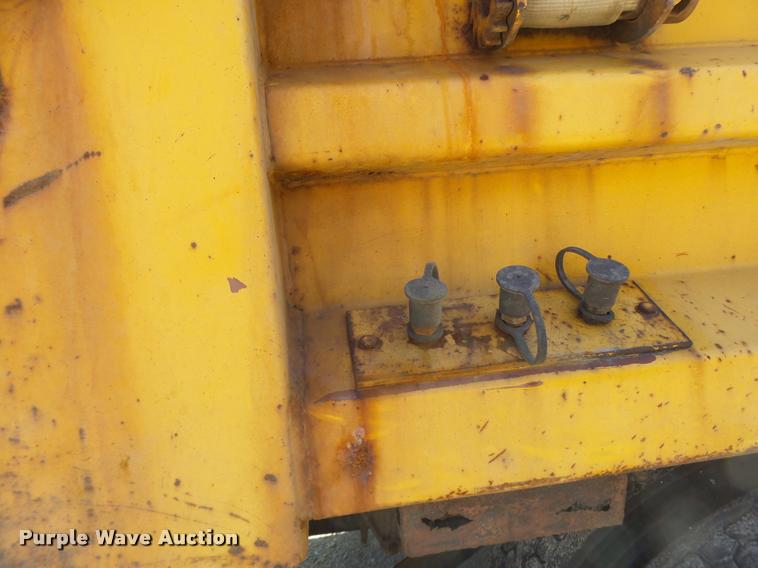 image for item DA3494 2000 International 4900 dump truck