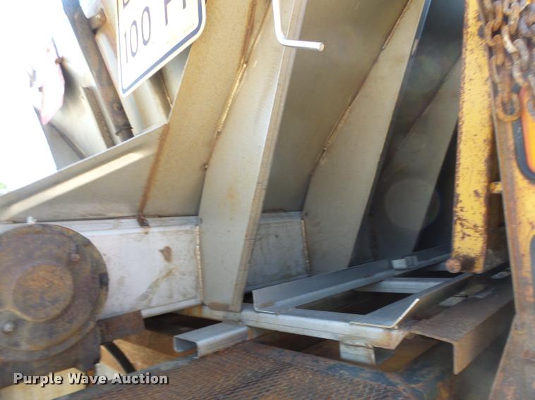 image for item DA3494 2000 International 4900 dump truck