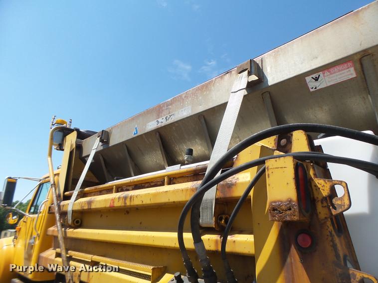 image for item DA3494 2000 International 4900 dump truck