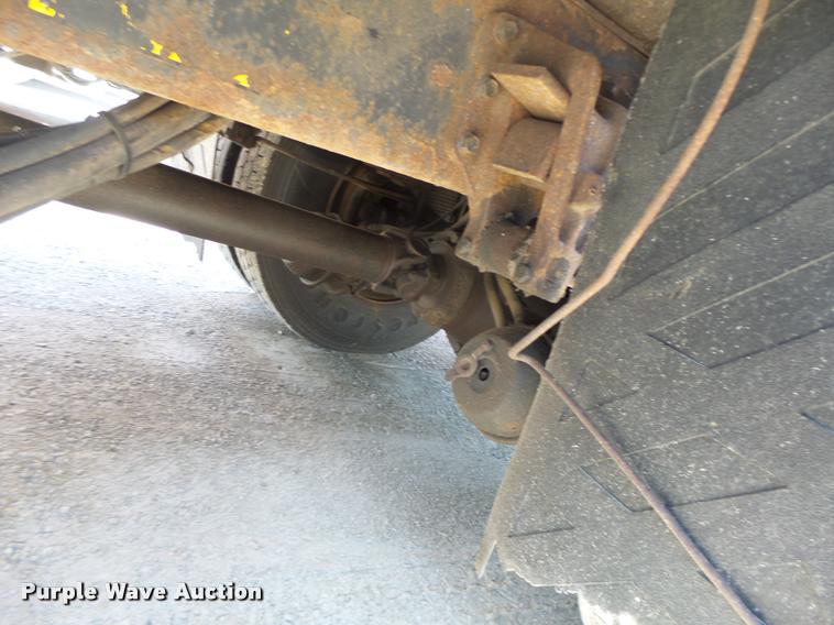 image for item DA3494 2000 International 4900 dump truck