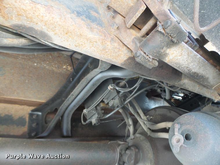 image for item DA3494 2000 International 4900 dump truck