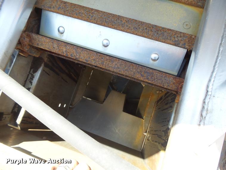 image for item DA3494 2000 International 4900 dump truck